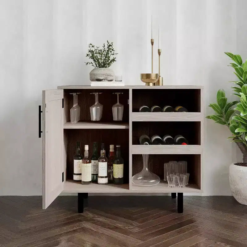 Bar classique et meuble d'appoint avec armoire à porte unique de style Shaker avec rangement suspendu pour verres et étagères ouvertes pour bouteilles