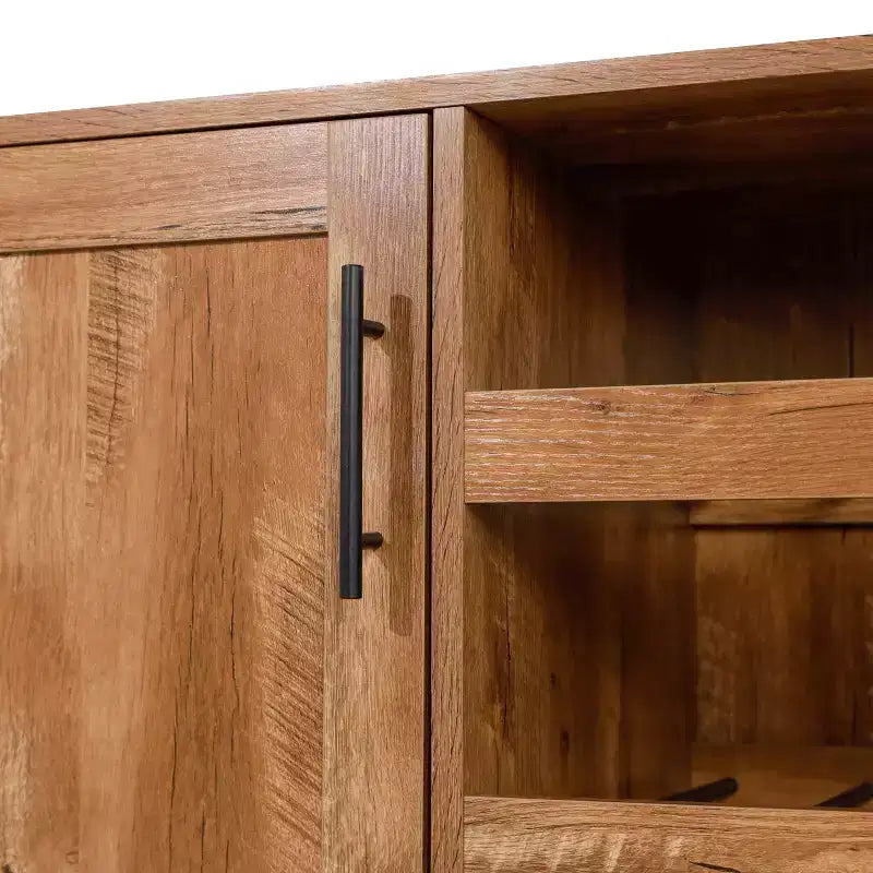 Bar classique et meuble d'appoint avec armoire à porte unique de style Shaker avec rangement suspendu pour verres et étagères ouvertes pour bouteilles